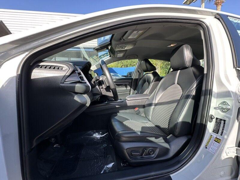 Toyota Camry - Thumbnail 12