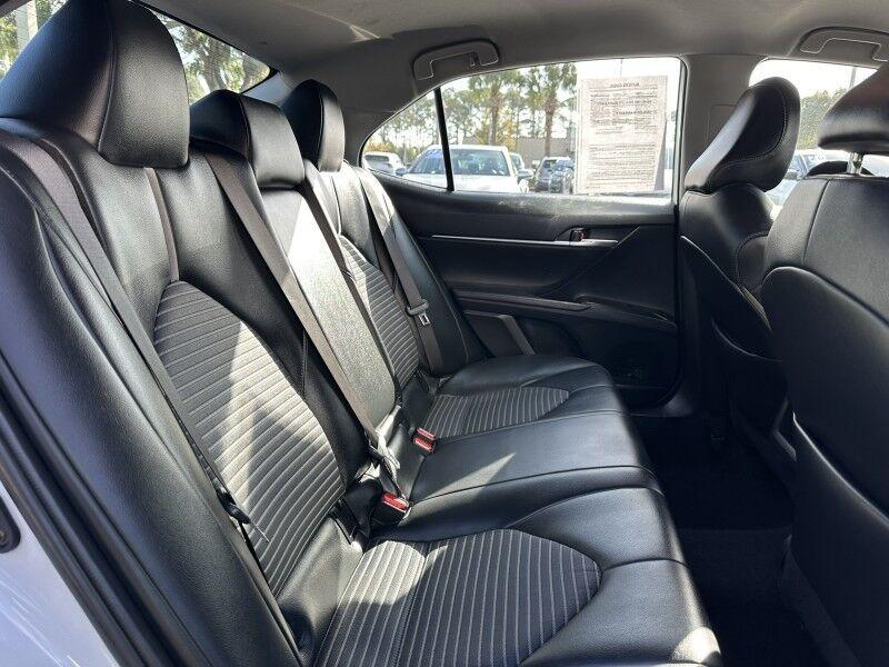 Toyota Camry - Thumbnail 19