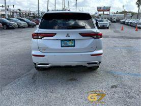 Mitsubishi Outlander - Thumbnail 4