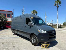 Mercedes-Benz Sprinter 2500 Crew - Thumbnail 9