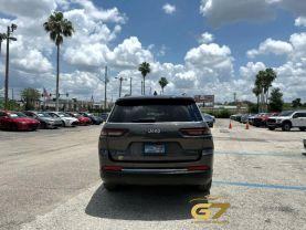 Jeep Grand Cherokee L - Thumbnail 4