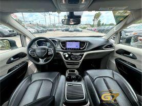 Chrysler Pacifica - Thumbnail 14