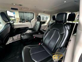 Chrysler Pacifica - Thumbnail 16