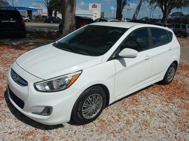 Hyundai Accent - View 1