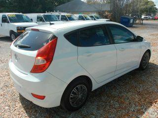 Hyundai Accent - Thumbnail 11