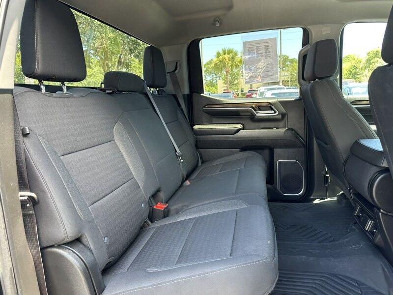 Chevrolet Silverado 1500 - Thumbnail 19