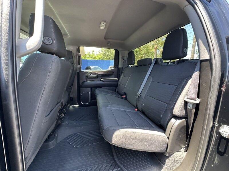 Chevrolet Silverado 1500 - Thumbnail 16