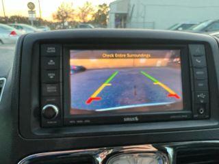 Chrysler Town & Country - Thumbnail 19