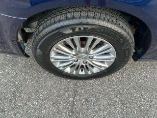 Chrysler Town & Country - Thumbnail 6