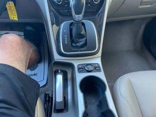 Ford Escape - Thumbnail 2