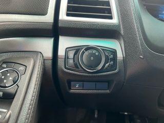 Ford Explorer - Thumbnail 2