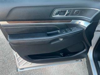 Ford Explorer - Thumbnail 12