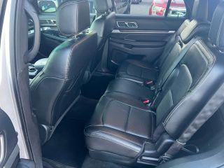 Ford Explorer - Thumbnail 3