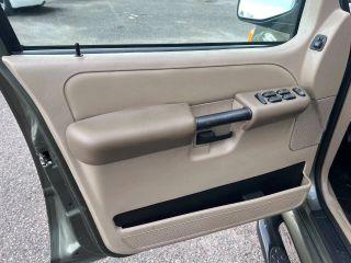 Ford Explorer Sport Trac - Thumbnail 13