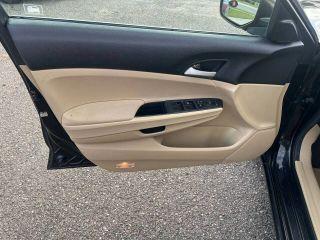 Honda Accord - Thumbnail 12