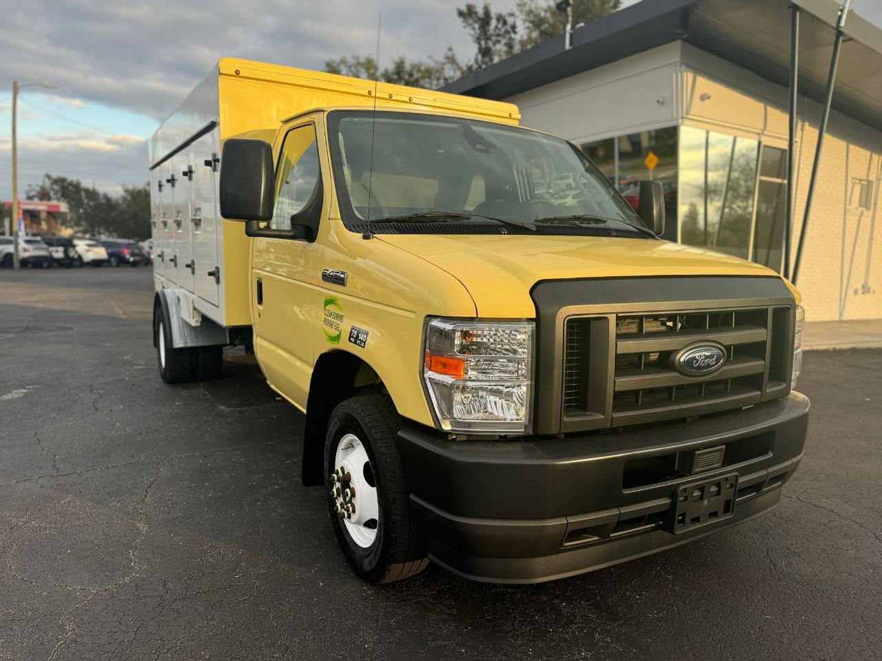 Ford E-Series Cutawayrefrigerated Truck - Thumbnail 5