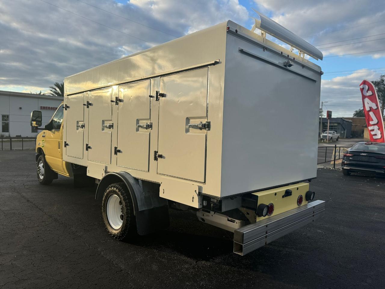 Ford E-Series Cutawayrefrigerated Truck - Thumbnail 7