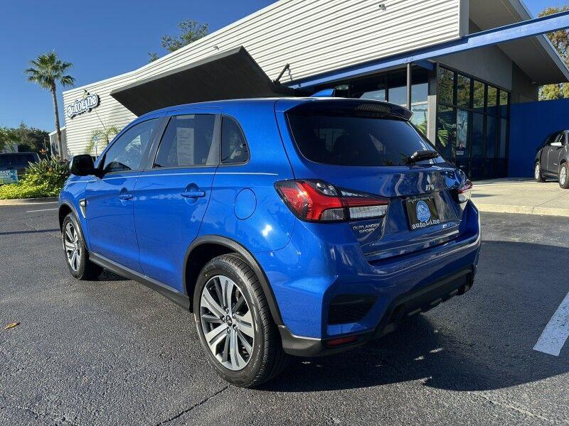 Mitsubishi Outlander Sport - Thumbnail 3