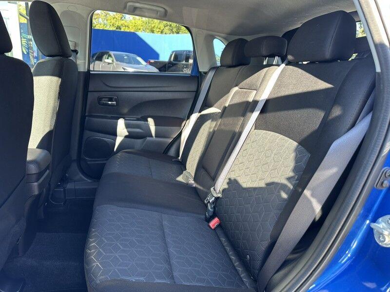 Mitsubishi Outlander Sport - Thumbnail 18