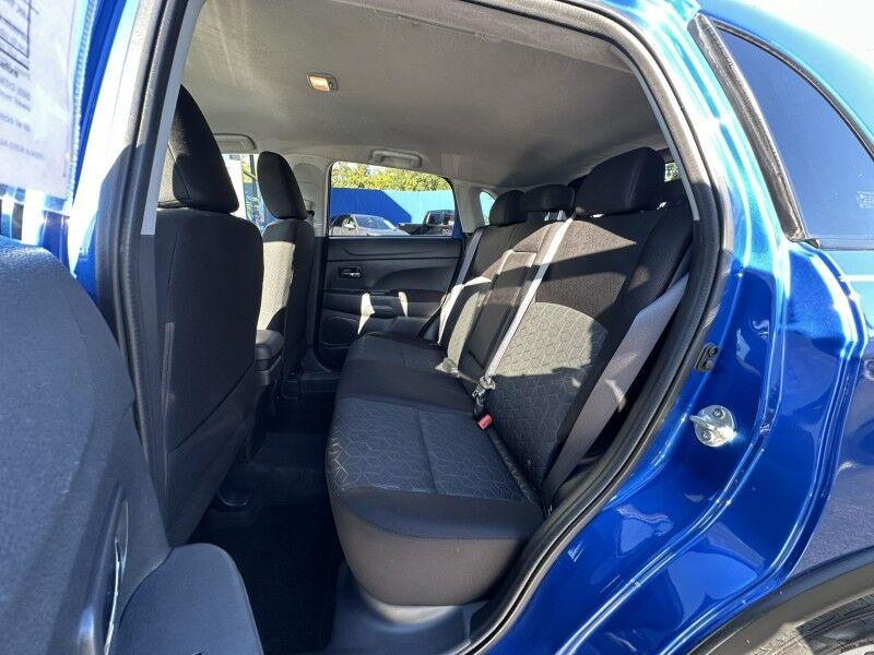 Mitsubishi Outlander Sport - Thumbnail 17