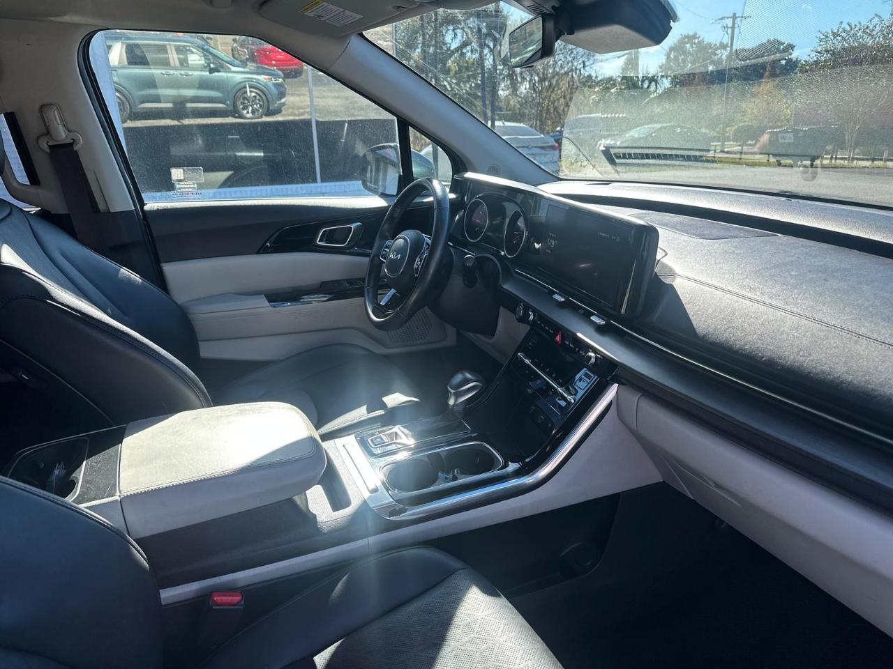 Kia Carnivalex - Thumbnail 12