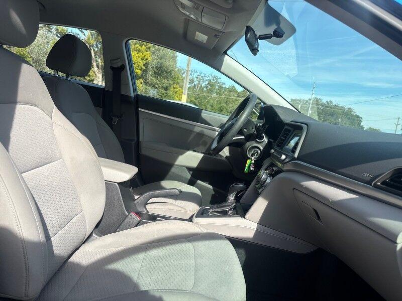 Hyundai Elantra - Thumbnail 13