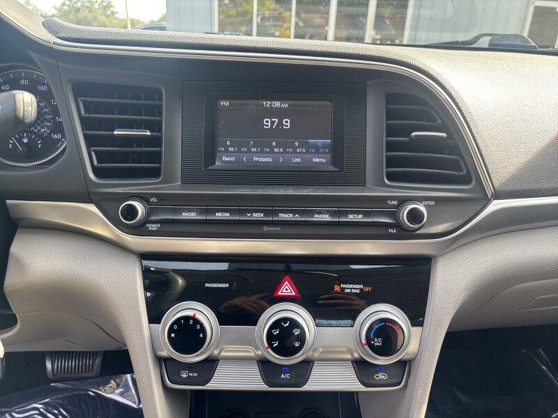 Hyundai Elantra - Thumbnail 17