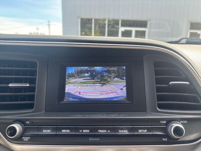 Hyundai Elantra - Thumbnail 20