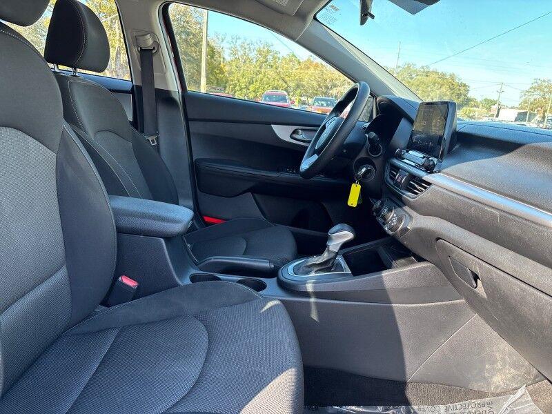 Kia Forte - Thumbnail 13