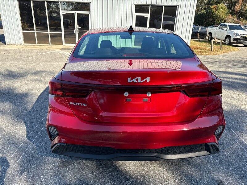 Kia Forte - Thumbnail 8