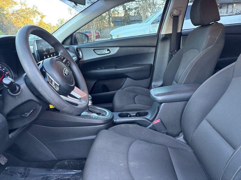 Kia Forte - Thumbnail 10