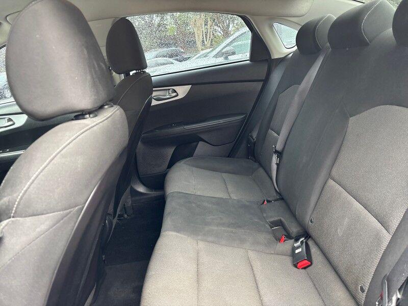 Kia Forte - Thumbnail 11