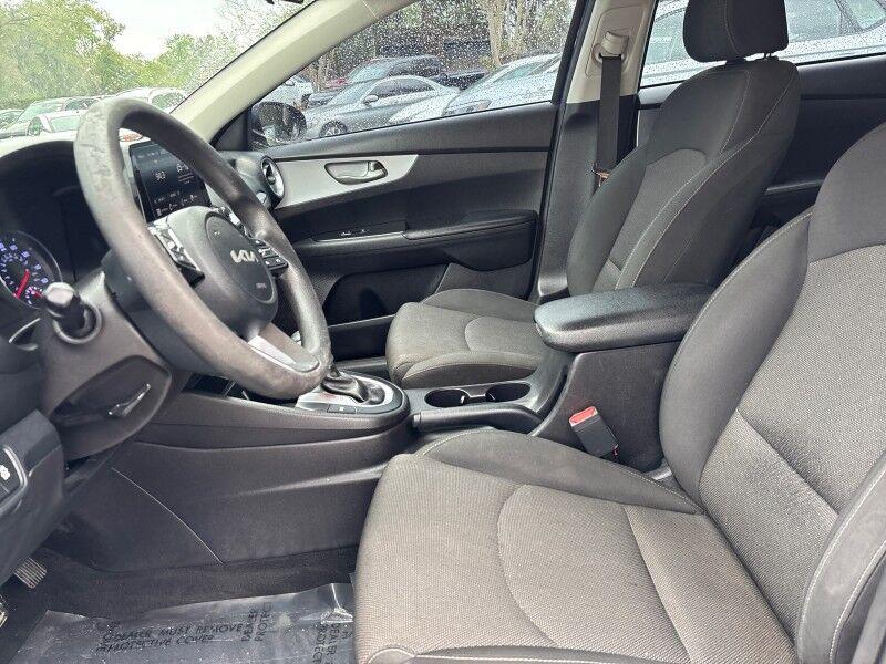 Kia Forte - Thumbnail 10