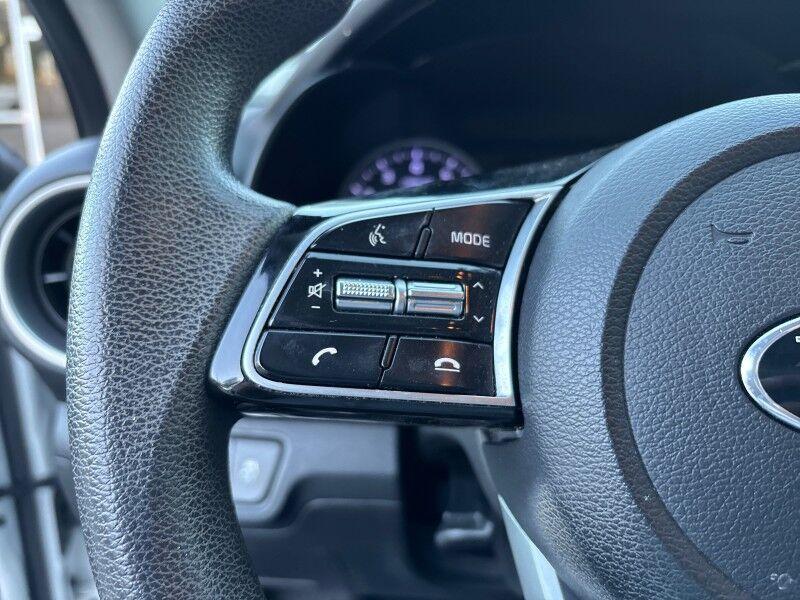 Kia Forte - Thumbnail 16