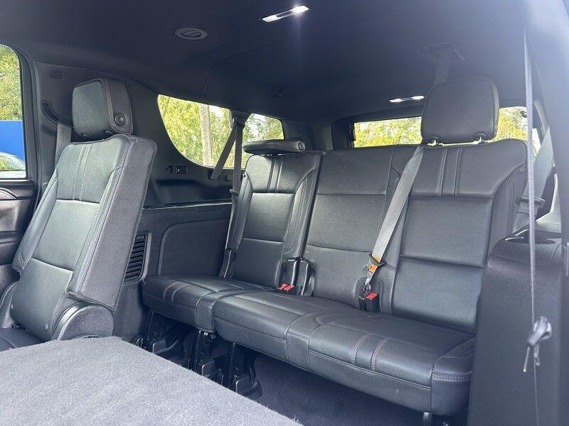 Chevrolet Suburban - Thumbnail 17