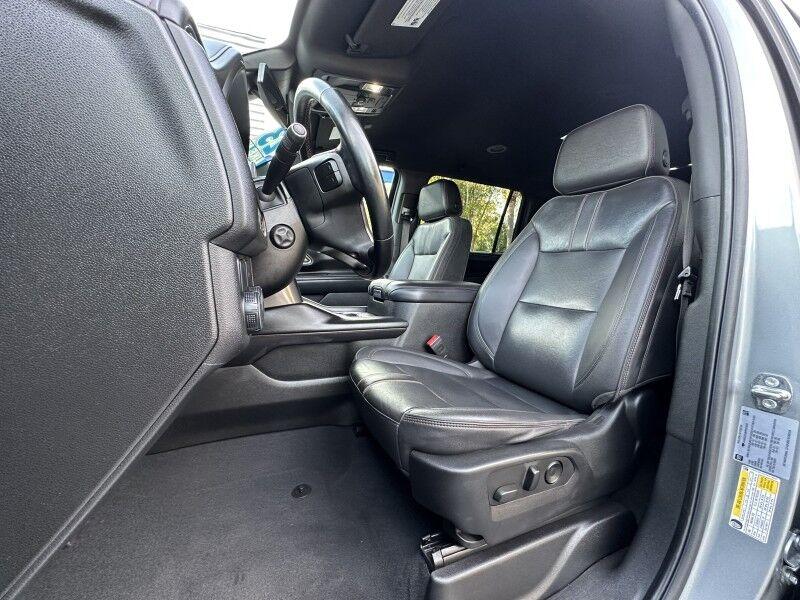 Chevrolet Suburban - Thumbnail 12