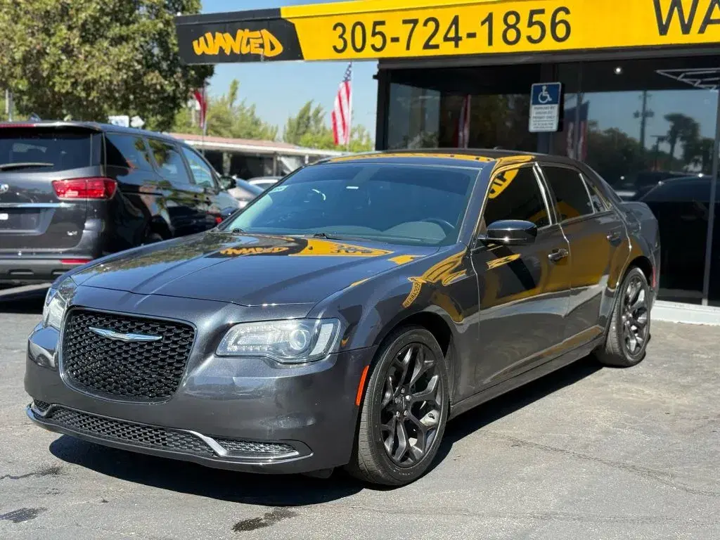 Chrysler 300 Touring Sedan 4D - View 1