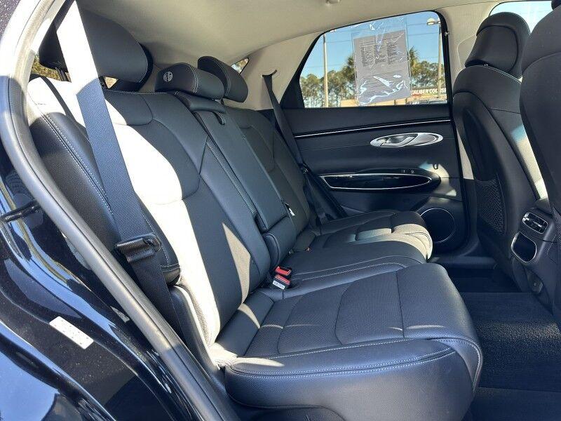 Genesis GV70 - Thumbnail 18