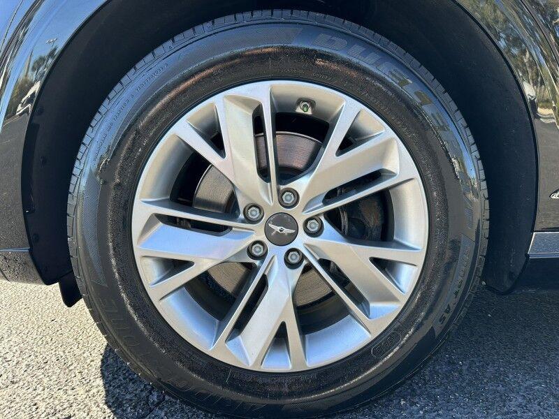 Genesis GV70 - Thumbnail 11