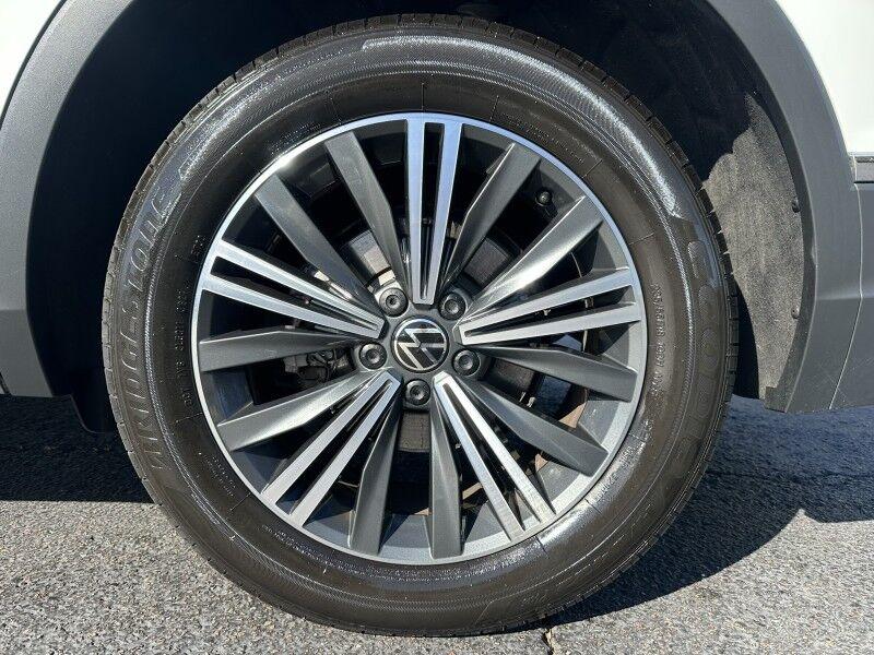 Volkswagen Tiguan - Thumbnail 11