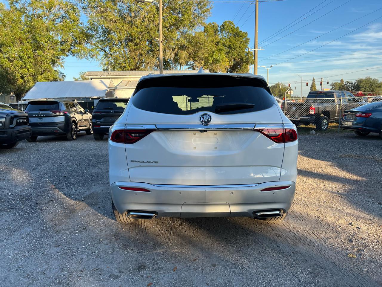 Buick Enclave - Thumbnail 5