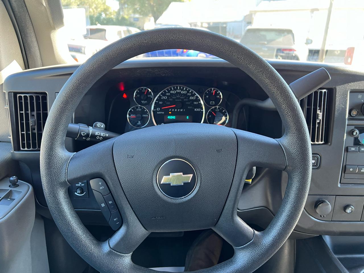 Chevrolet Express - Thumbnail 19