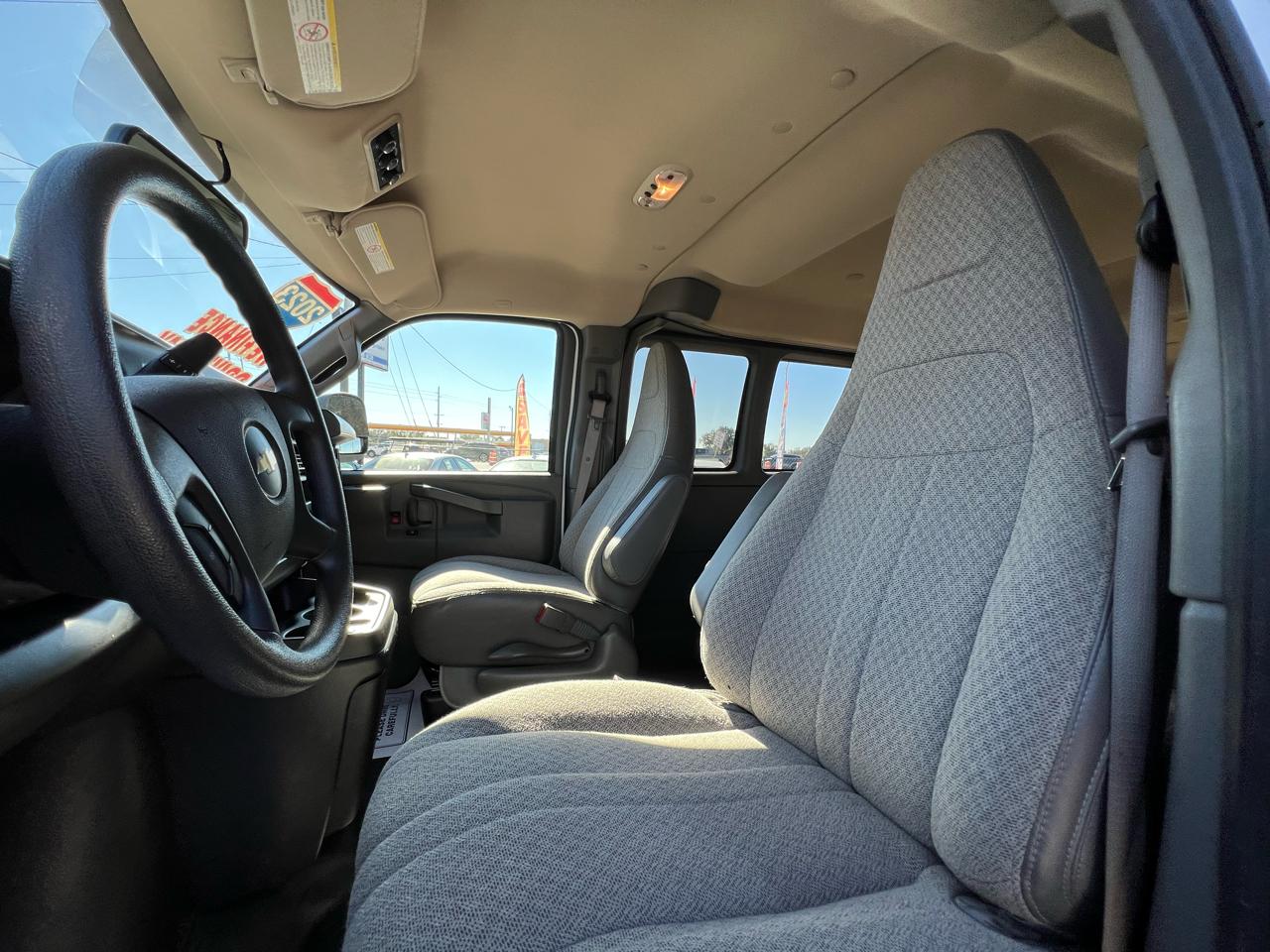 Chevrolet Express - Thumbnail 14