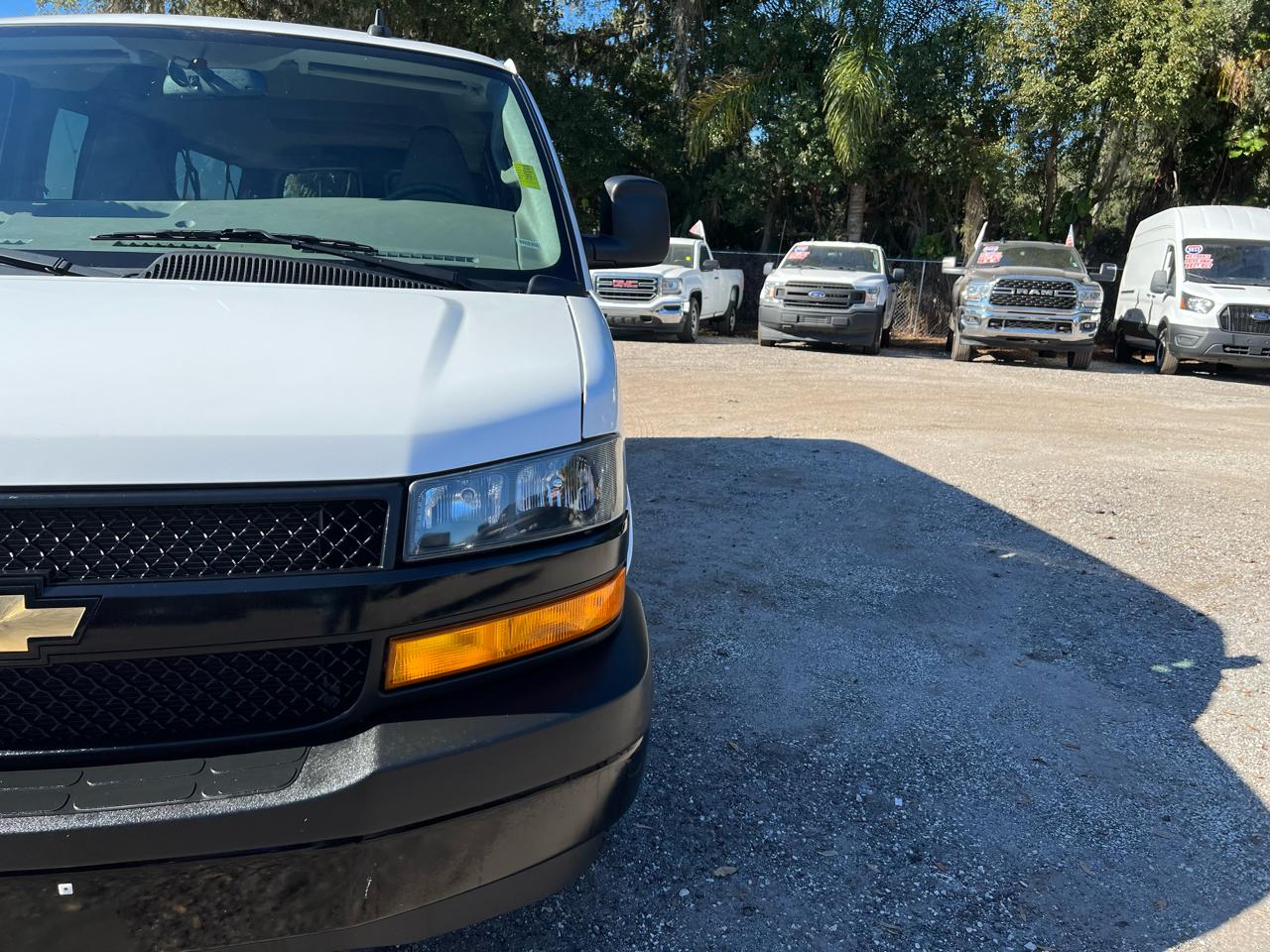 Chevrolet Express - Thumbnail 11