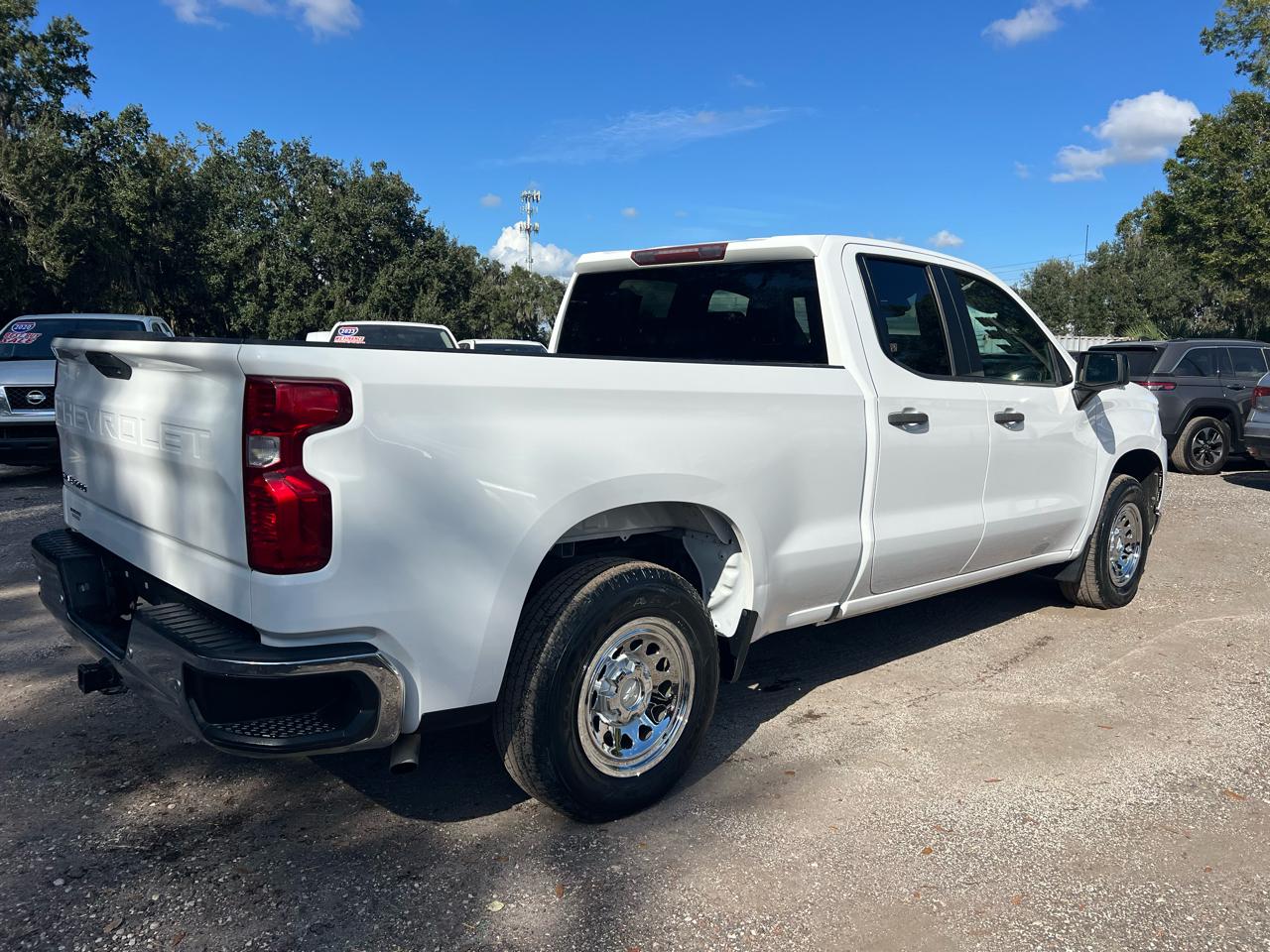 Chevrolet Silverado 1500 - Thumbnail 4