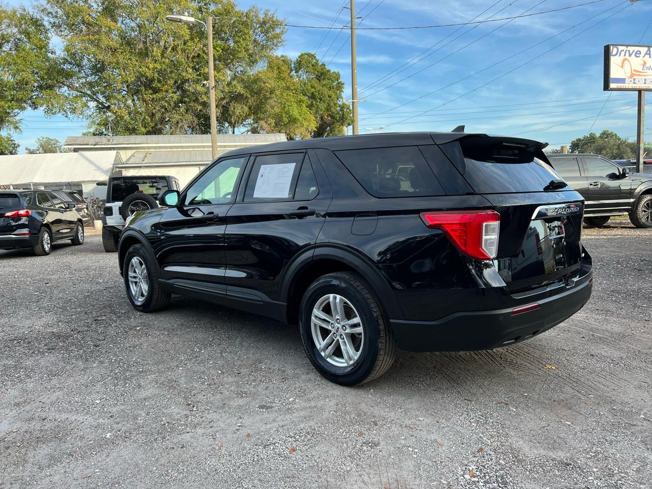 Ford Explorer - Thumbnail 6