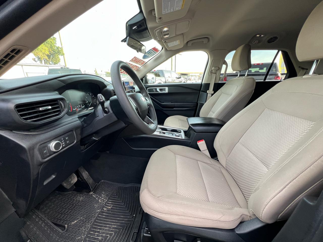 Ford Explorer - Thumbnail 13