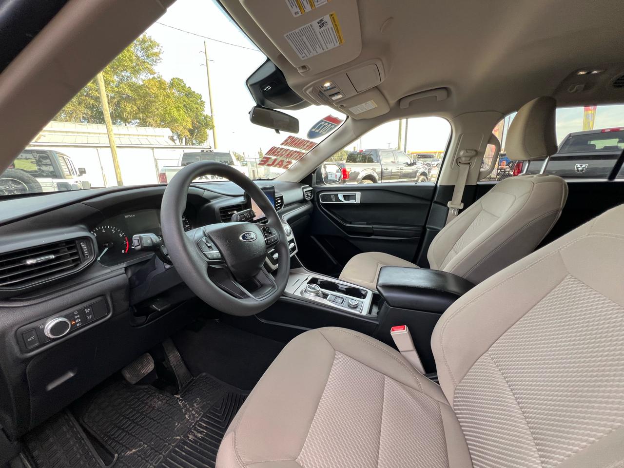 Ford Explorer - Thumbnail 15