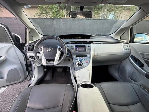 Toyota Prius Hybrid Two Leather Lift Kit & Oversized Tires Brand New Hybrid Battery! 187K Miles Sold - Car  - Thumbnail 11