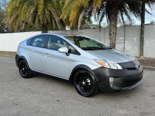 Toyota Prius Hybrid Two Leather Lift Kit & Oversized Tires Brand New Hybrid Battery! 187K Miles Sold - Car  - Thumbnail 2